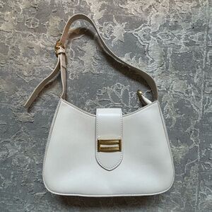 Elegant White Leather Shoulder Bag